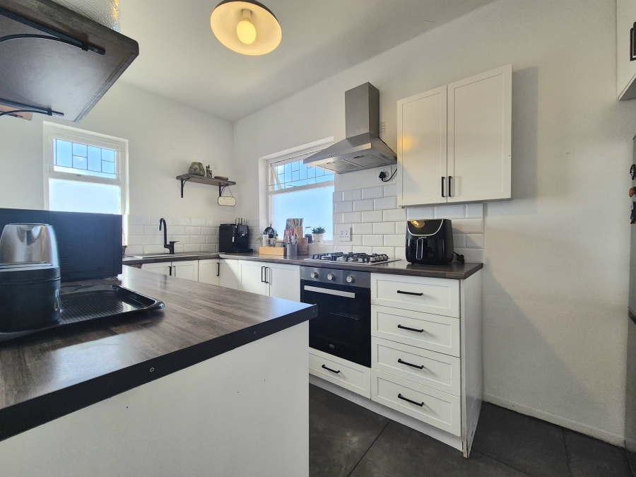 2 Bedroom Property for Sale in Wynberg Upper Western Cape